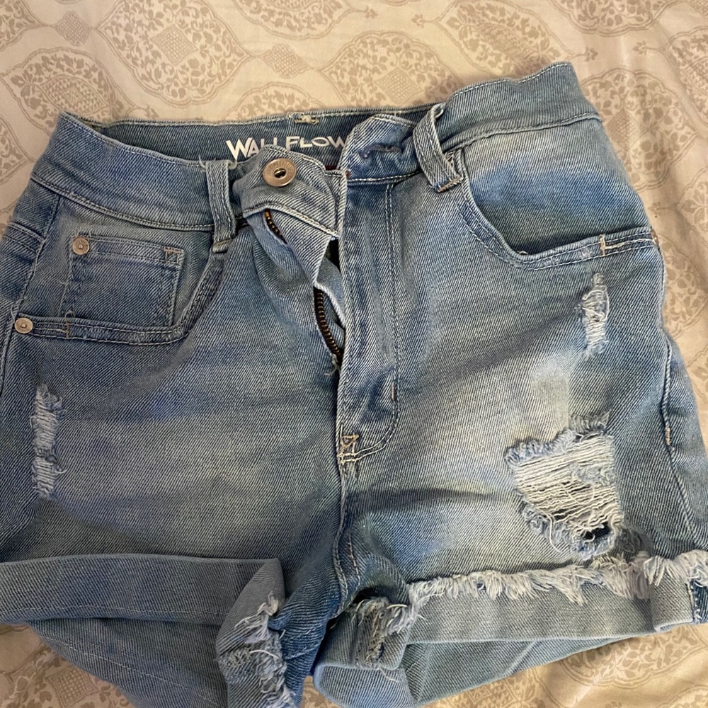 wallflower shorts!